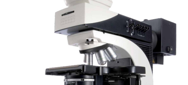 Прямой микроскоп Leica DM2500: особенности и преимущества универсальной оптики